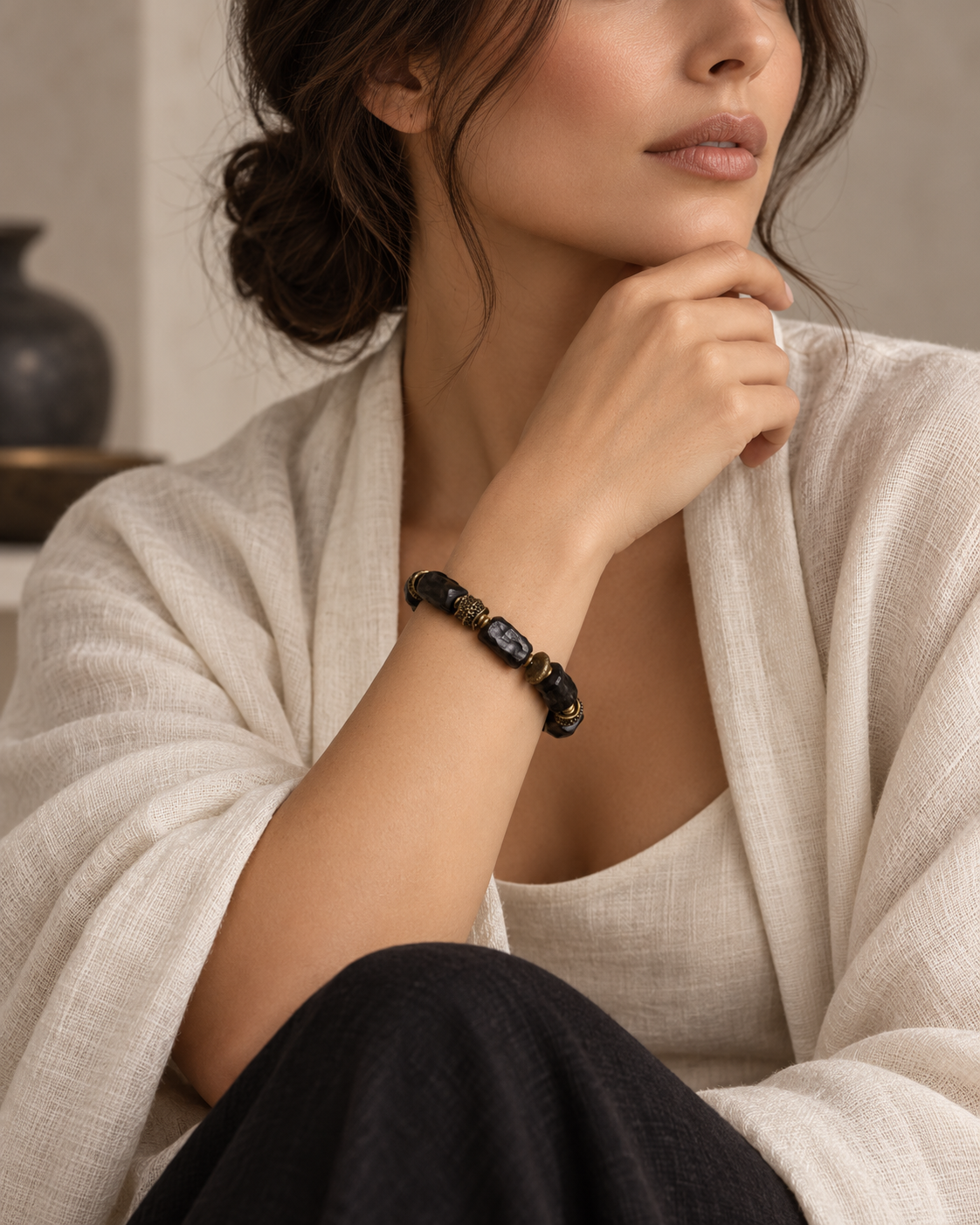 Noir Stone & Copper Bracelet